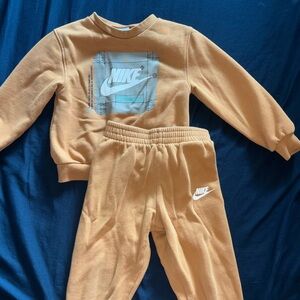 Nike Kids Tan Sweatpants and Sweatshirt Set